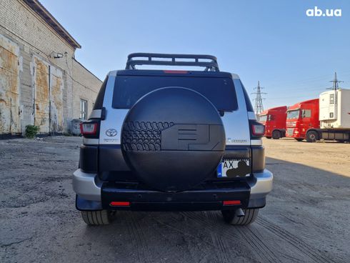 Toyota FJ Cruiser 2007 - фото 4