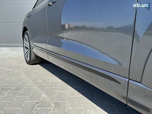 Audi Q8 2019 - фото 21