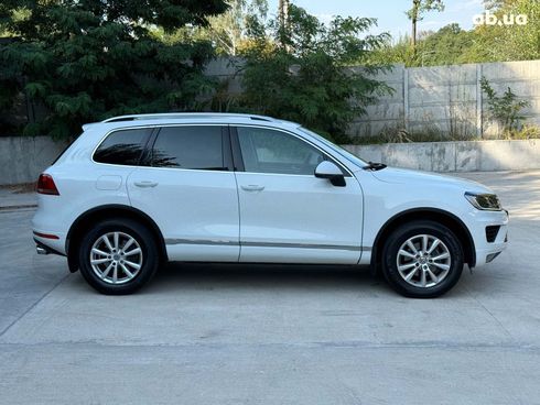 Volkswagen Touareg 2013 белый - фото 4