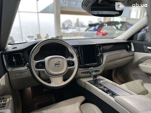 Volvo XC60 2017 - фото 27