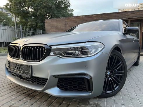 BMW 5 серия 2018 серый - фото 1