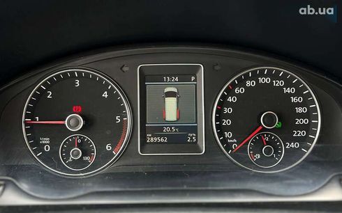 Volkswagen Multivan 2011 - фото 13