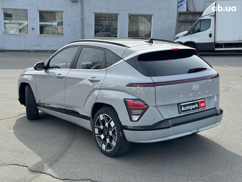 Hyundai Kona 2023 серый - фото 15