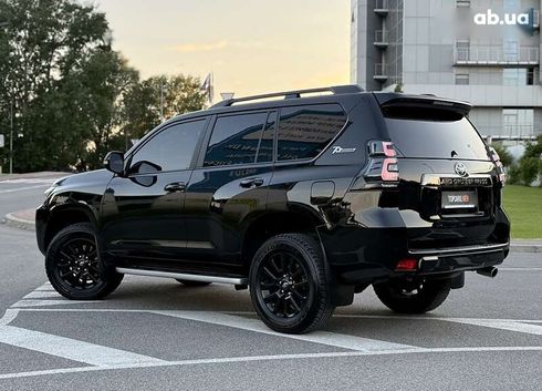 Toyota Land Cruiser Prado 2022 - фото 8