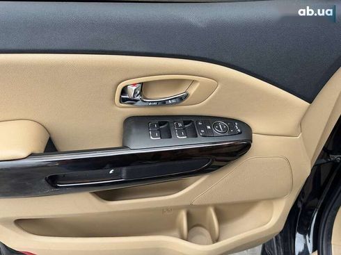 Kia Carnival 2019 - фото 10