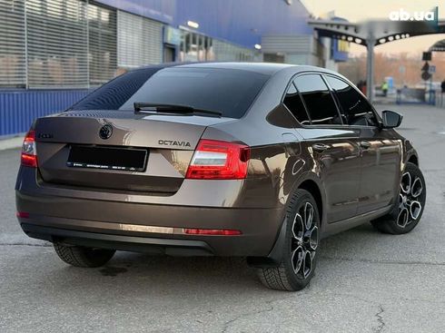 Skoda Octavia 2018 - фото 9