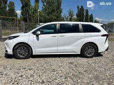 Продаж вживаних Toyota Sienna 2021 року - купити на Автобазарі