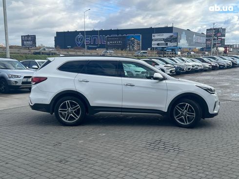 Hyundai Grand Santa Fe 2019 белый - фото 17