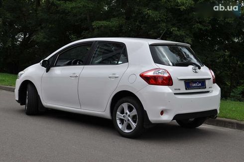 Toyota Auris 2011 - фото 5