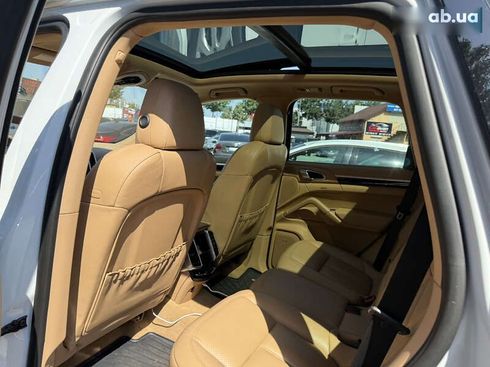 Porsche Cayenne 2016 - фото 29