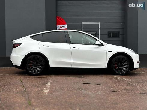 Tesla Model Y 2022 - фото 11