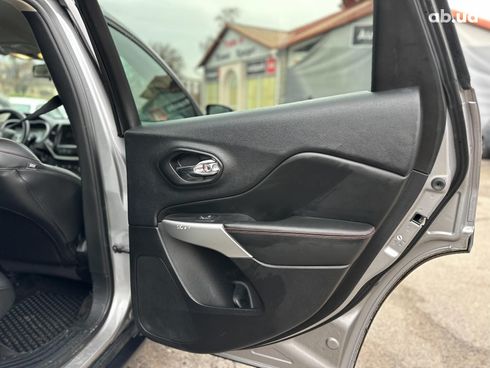 Jeep Cherokee 2018 серый - фото 57