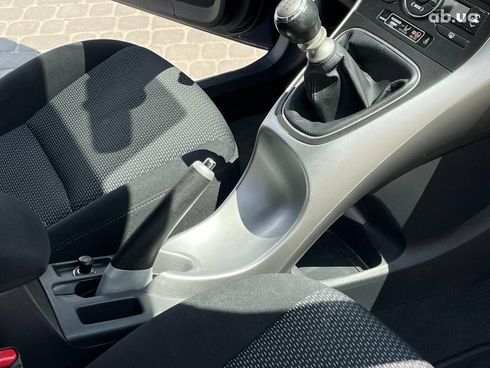 Toyota Auris 2011 синий - фото 40