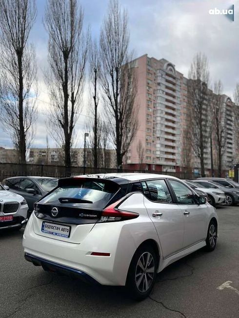 Nissan Leaf 2019 - фото 14