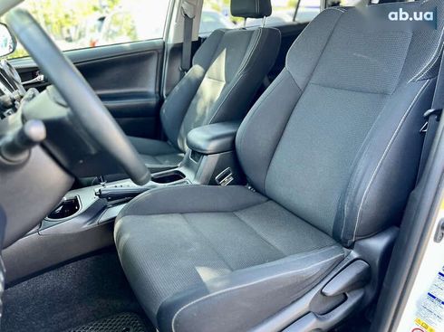 Toyota RAV4 2017 - фото 17