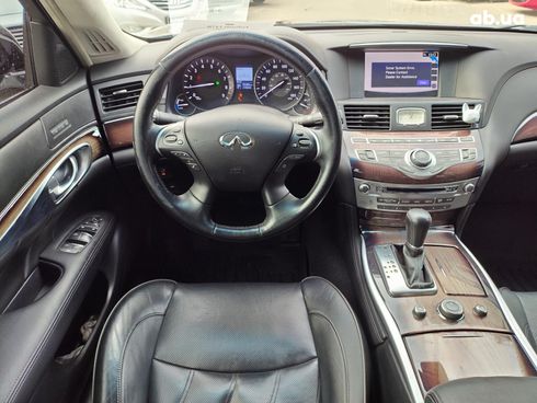 Infiniti Q70 2017 серый - фото 37