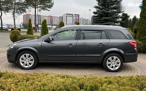 Opel Astra 2010 - фото 4