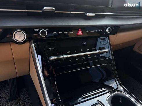 Kia Carnival 2021 - фото 18