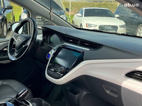 Chevrolet Bolt 2020 серый - фото 19