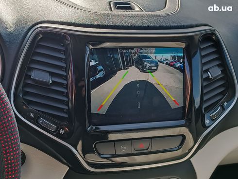Jeep Cherokee 2019 красный - фото 36