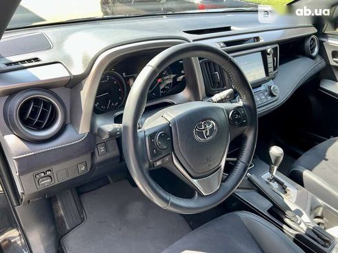 Toyota RAV4 2017 - фото 17