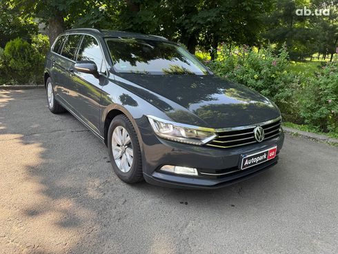 Volkswagen Passat 2019 серый - фото 3