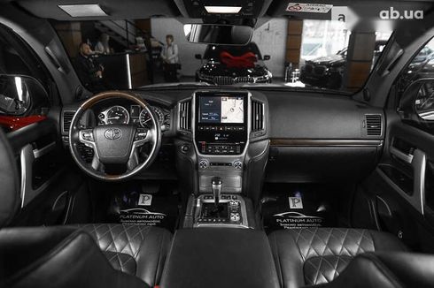 Toyota Land Cruiser 2017 - фото 30