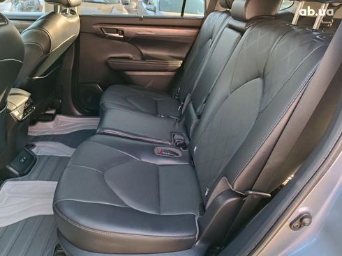 Toyota Highlander 2020 серый - фото 16