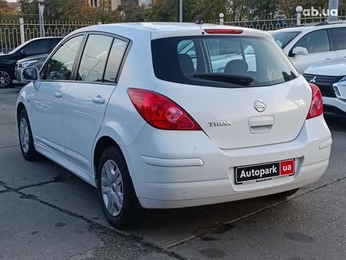 Nissan Tiida 2012 белый - фото 4