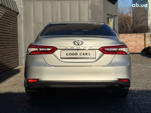 Toyota Camry 2018 - фото 6