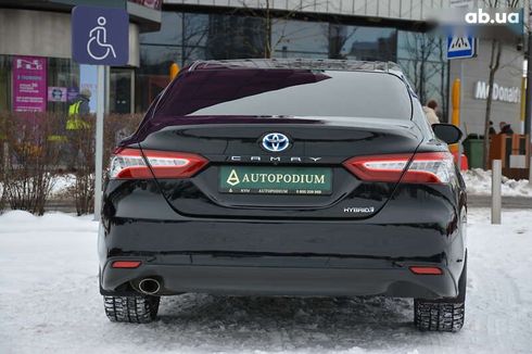 Toyota Camry 2019 - фото 12