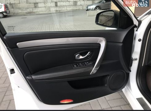 Renault Laguna 2012 белый - фото 4