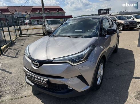 Toyota C-HR 2017 - фото 2