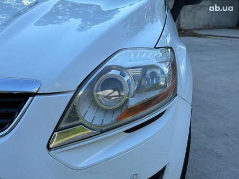 Ford Kuga 2011 белый - фото 7