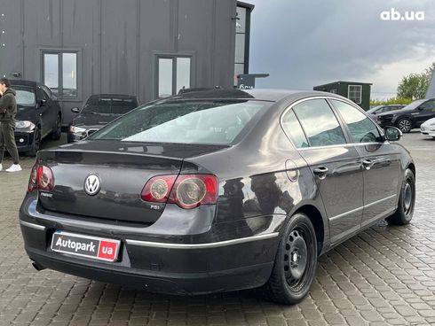 Volkswagen passat b6 2005 коричневый - фото 13