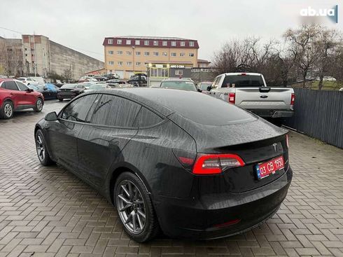 Tesla Model 3 2021 - фото 4