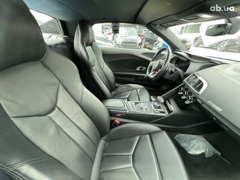 Audi R8 2020 - фото 24