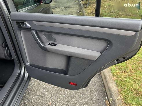 Volkswagen Touran 2011 - фото 28
