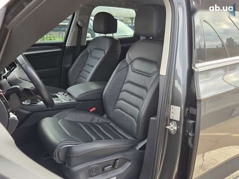 Volkswagen Touareg 2022 - фото 9