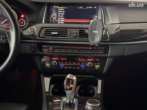 BMW 5 серия 2016 белый - фото 32