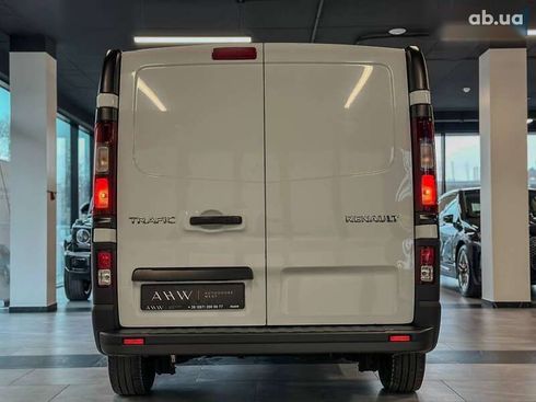 Renault Trafic 2021 - фото 12