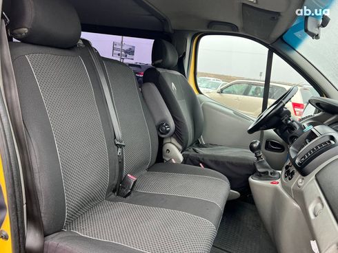 Renault Trafic 2007 желтый - фото 60