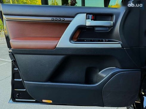 Toyota Land Cruiser 2019 - фото 25