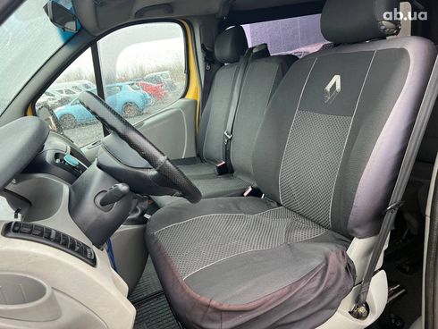 Renault Trafic 2007 желтый - фото 36