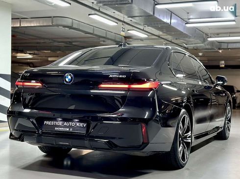 BMW i7 2022 - фото 24