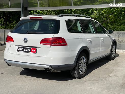 Volkswagen passat alltrack 2013 белый - фото 6