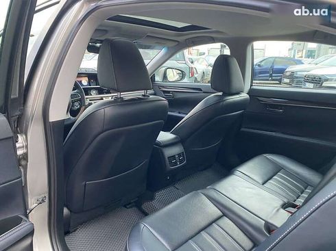 Lexus ES 2017 - фото 23