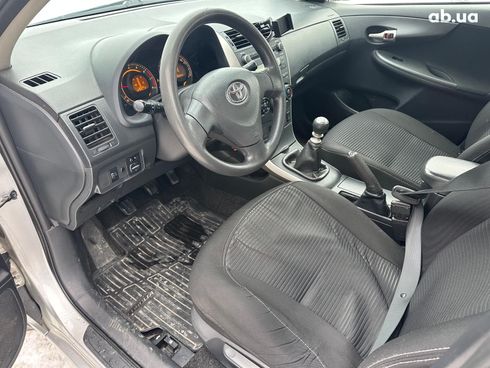 Toyota Corolla 2009 серый - фото 11