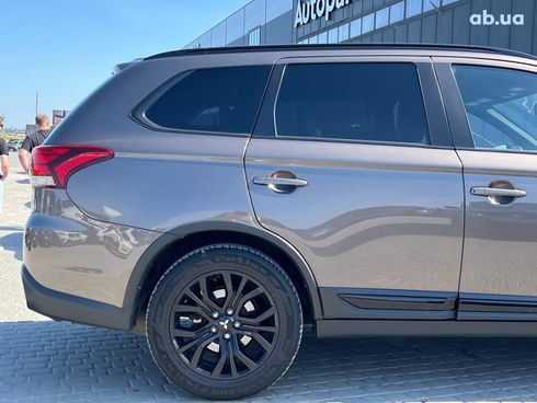 Mitsubishi Outlander 2017 коричневый - фото 6