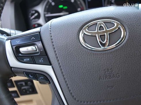 Toyota Land Cruiser 2017 - фото 28